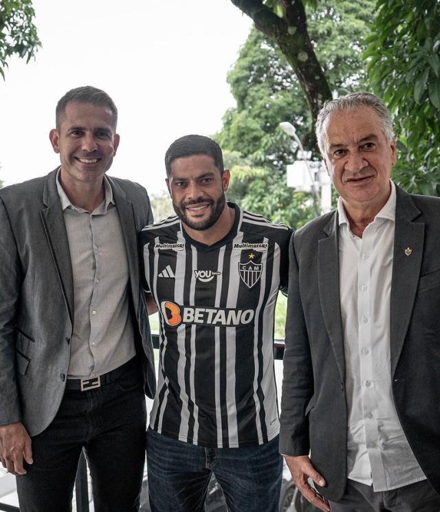 浩克与米涅罗竞技续约 踢到2026年底 到时他40岁