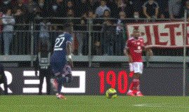1629493914875051506.gif 球探体育比分网-【法甲】姆巴佩+天使破门 埃雷拉传射 巴黎4比2胜