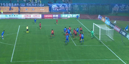 球探体育-南京城市2-1逆转长春亚泰，泽-维托尔破门、余梦辉建功