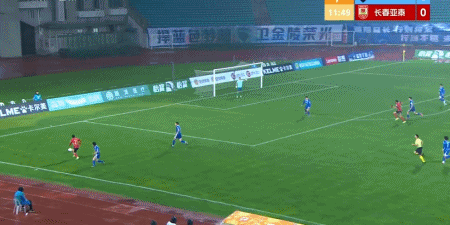 球探体育-南京城市2-1逆转长春亚泰，泽-维托尔破门、余梦辉建功